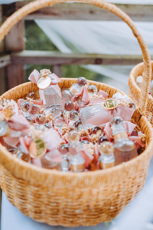 Panier de Flacons Cologne Prestige personnalisés pour le mariage d’Éléonore et Maxime