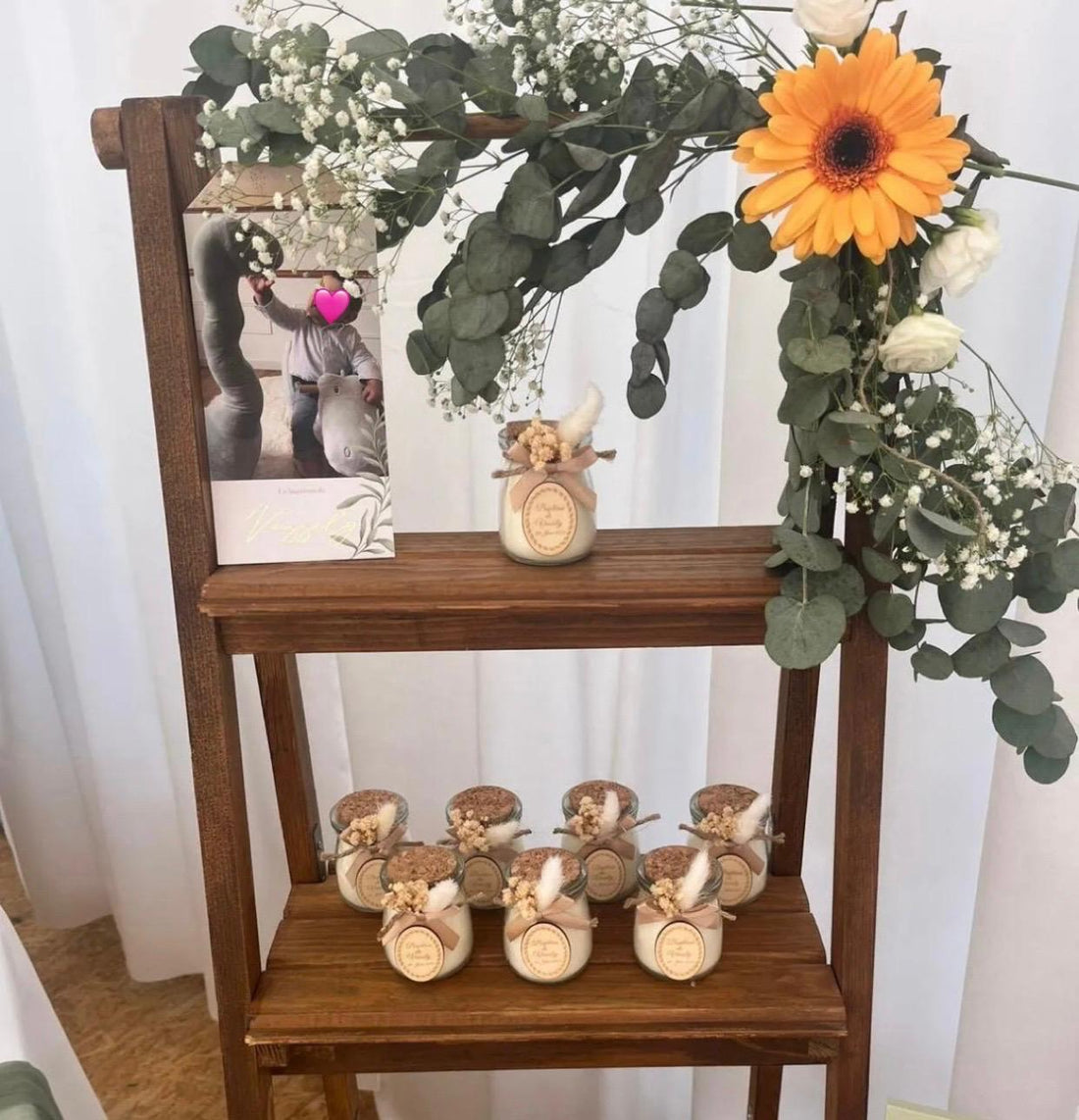 Bougie médaillon personnalisée pour le baptême de Vassily – cadeau invité élégant et naturel