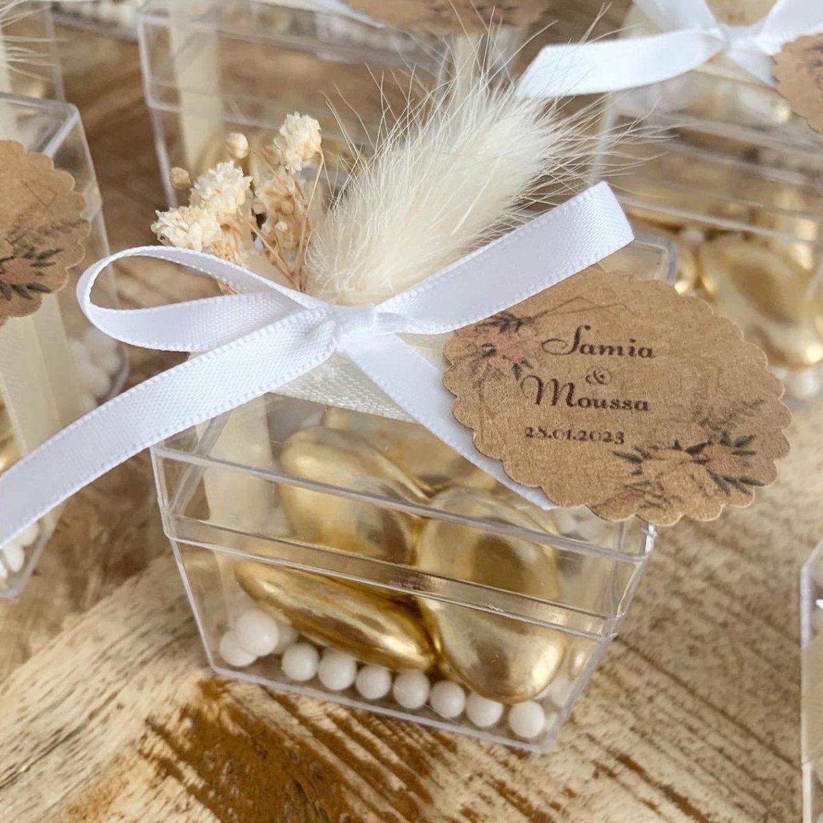 Boîte Dragée Golden personnalisée avec fleurs séchées et pampa, amandes dorées, cadeau invité mariage