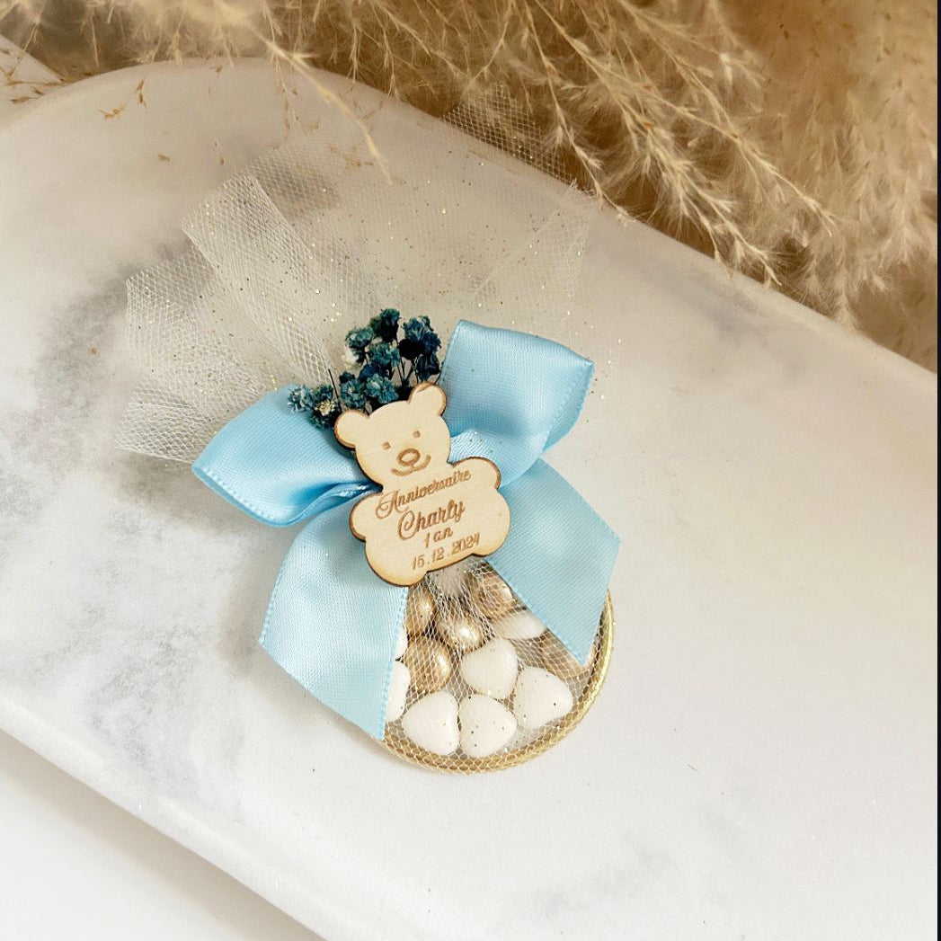 Dragée Bleuet - Boîte élégante avec bonbons au sucre vanillé, pastilles de chocolat, ruban en lin bleu et fleurs séchées, parfaite pour baptêmes et anniversaires